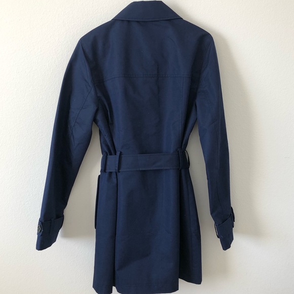 L.L Bean Navy Old Port Trench Coat. Size Medium - Picture 3 of 10